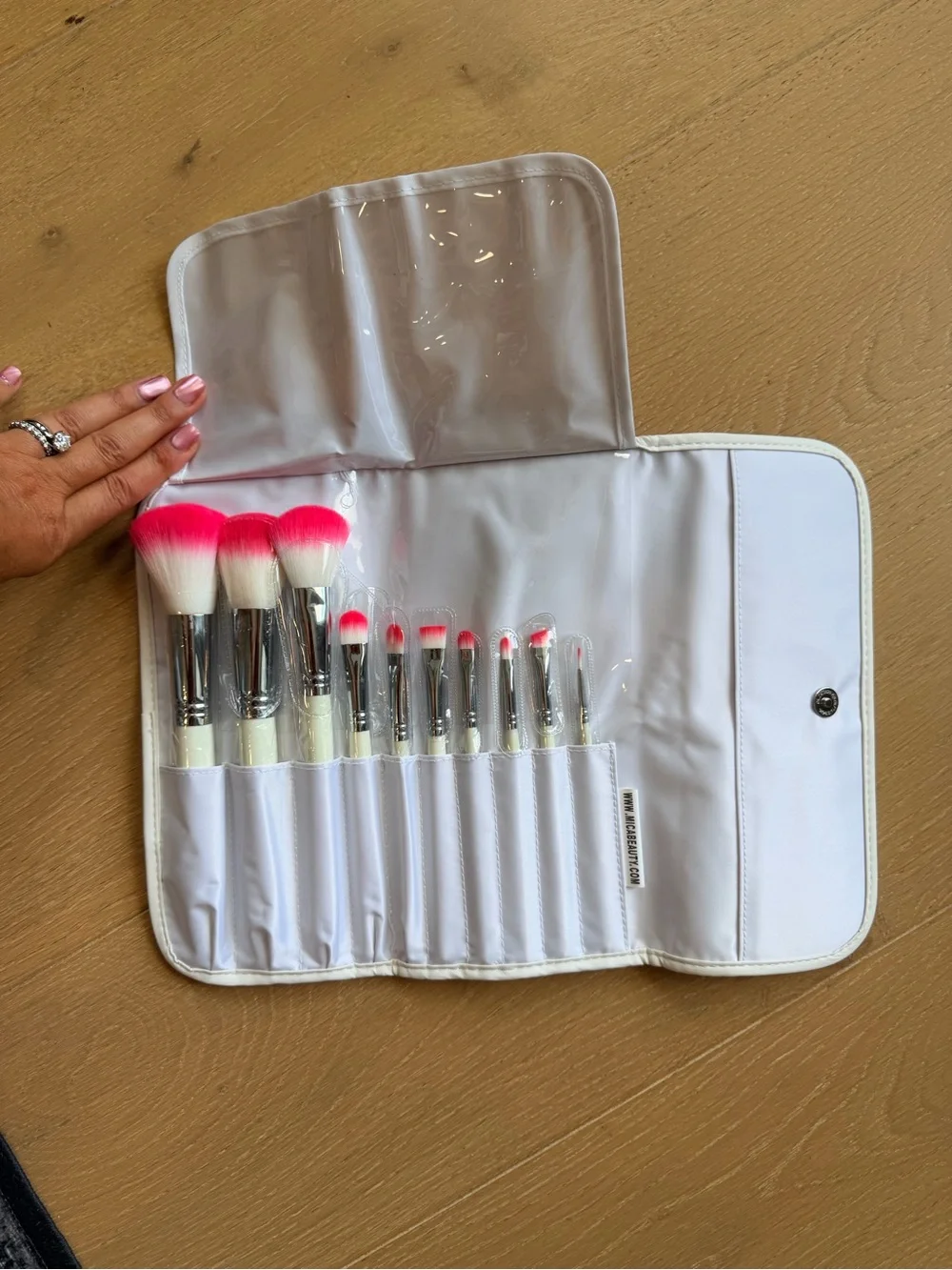 NWT Mica Beauty Brush Set Pink-Tip with Roll Case